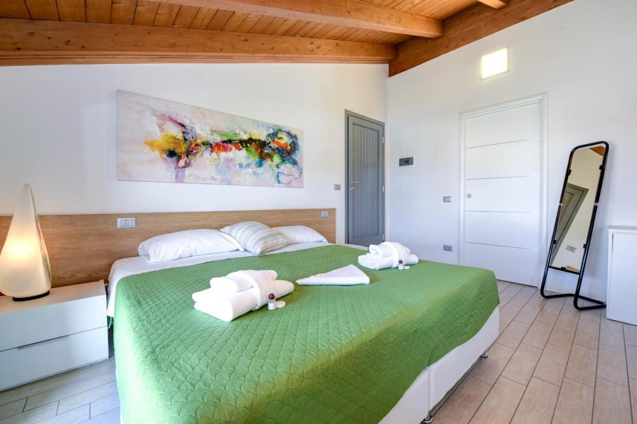 Borgo Gasparina Family Apartments كاستلْنْيوفو ديل غارد المظهر الخارجي الصورة